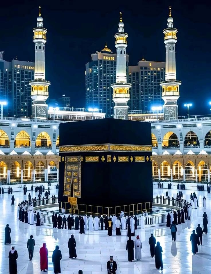 La Kaaba et la Grande Mosquée de La Mecque de nuit